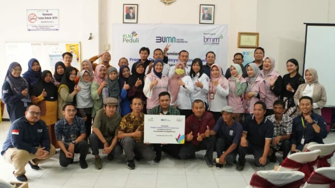 PT PLN (Persero) Pusharlis Jawa Timur bersama BMM telah meresmikan program Kampung Berdaya Pucang Sewu pada Rabu (24/07/2024) di Balai RW 05, Kelurahan Pucang Sewu, Surabaya. (istimewa)