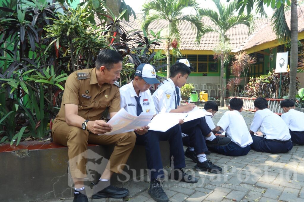 DUKUNG PENUH: Pj Wali Kota Malang hadir ditengah- tengah siswa