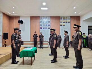 Suasana pelaksanaan sertijab pejabat baru Kasi Pidum dan Kasi Intelijen Kejari Kota Malang, Selasa (23/07/2024).