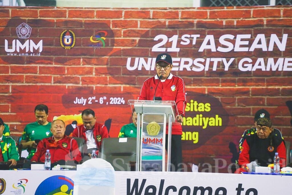 Rektor UMM, Prof Dr Nazaruddin Malik, MSi saat memberikan sambutan sekaligus membuka Asean University Games