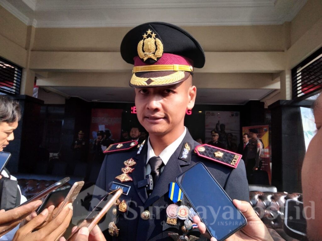 Kasat lantas Polresta Malang Kota, Kompol Aristianto Budi Sutrisno memberikan keterangan kepada wartawan