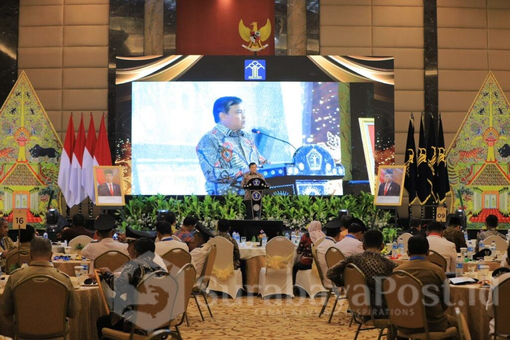 Pj. Walikota Malang, Dr. Ir. Wahyu Hidayat, MM mendapat penghargaan Anubhawa Sasana dari Kementerian Hukum dan Hak Asasi Manusia RI, Rabu 31 Juli 2024. (Sumber Prokompim)