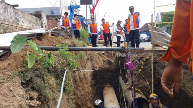 Kebut Penyambungan Pipa Pulungdowo, Perumda Tugu Tirta Kota Malang Siapkan 12 Tangki Untuk Warga. (Istimewa)