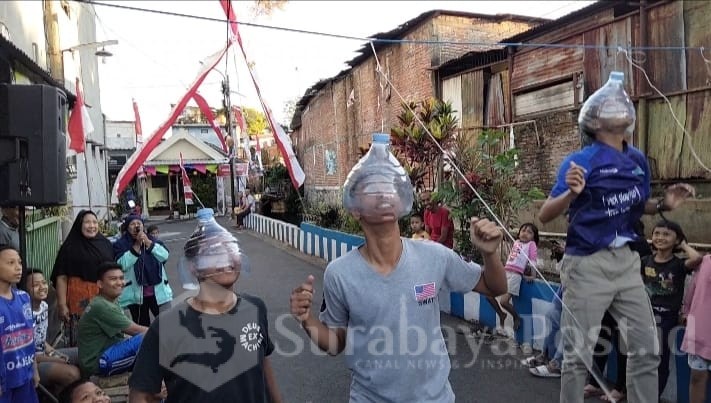 Beginilah serunya lomba Kukgeru di kampung Cangkringan Tanjungrejo Kota Malang