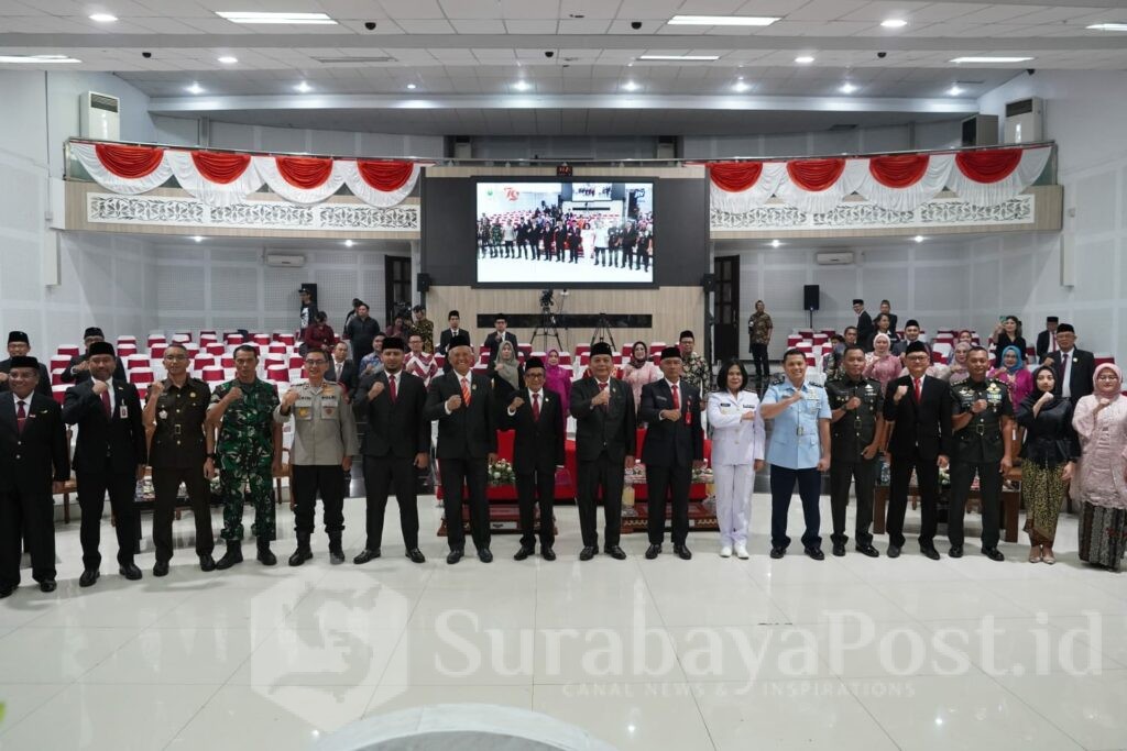 Pose bersama jajaran DPRD Kota Malang dan Forkopimda usai paripurna