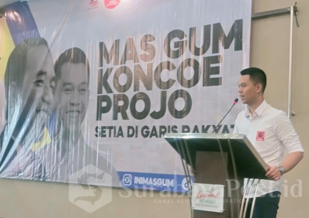 Calon Wali Kota Batu 2024 Firhando Gumelar memberi sambutan dalam deklarasi dukungan Projo Kota Batu