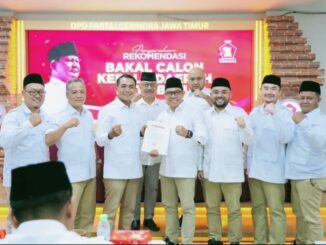 Heli Suyanto dan Nurochman menerima rekomendasi di Kantor DPD Gerindra Jatim