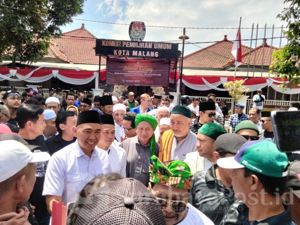 Sambutan yang luar biasa dari masyarakat Kota Malang terhadap pasangan calon Walikota dan Wakil Walikota, Abah Anton - Dimyati Ayatullah