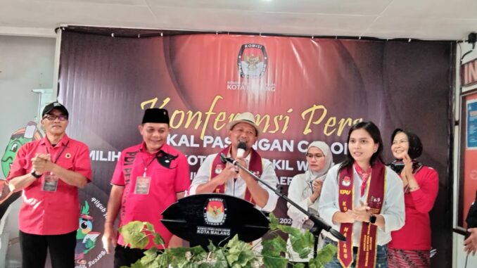 Diusung PDIP, Sam HC - Ganis Rumpoko Resmi Daftarkan Diri ke KPU Untuk Pilkada Kota Malang, Kamis (29/08/2024)