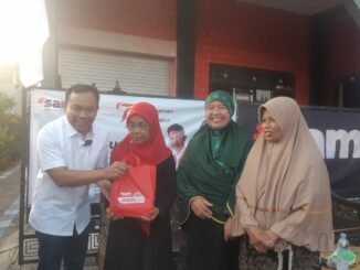 Ali Muthohirin secara simbolis membuka kegiatan Pasar Murah yang digelar relawan SAM di Wilayah Blimbing, Kota Malang, Jawa Timur, Jumat (30/08/2024)