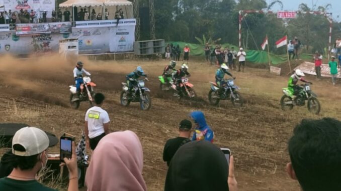 Menggeliatkan Pariwisata, Disparta Kota Batu Gelar Event Motorcross Sedot Ribuan Pengunjung 