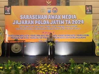 Kabidhumas Polda Jawa Timur, Kombes Pol Dirmanto memberikan sambutan sekaligus membuka acara Sarasehan awak media jajaran Polda Jatim di Kota Batu, Selasa (03/09/2024)