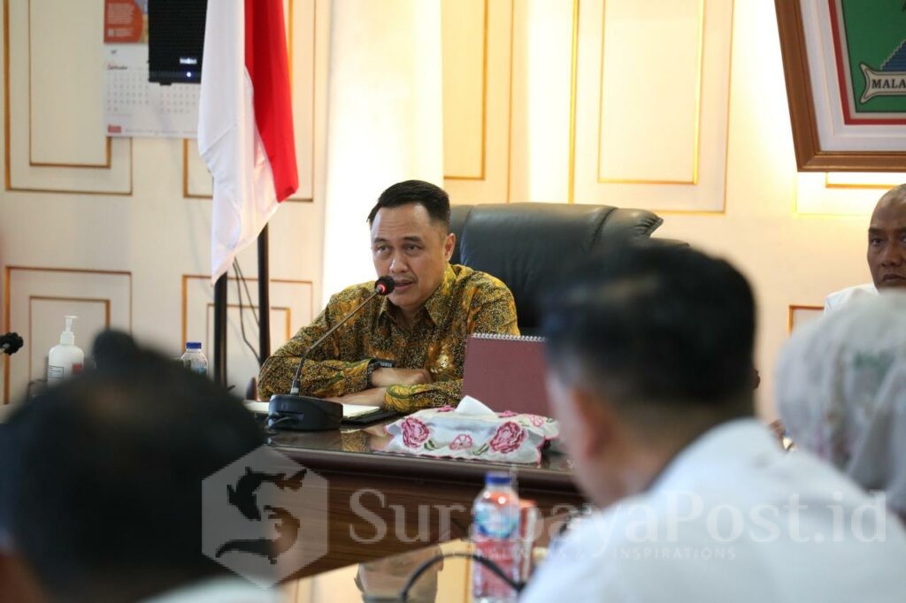 Pj, Walikota Iwan Kurniawan saat memimpin rapat tekni revitalisasi Alun-Alun Merdeka (Sumber Prokompim)