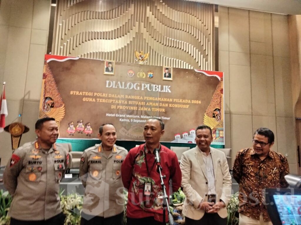 Para narasumber memberikan keterangan kepada wartawan