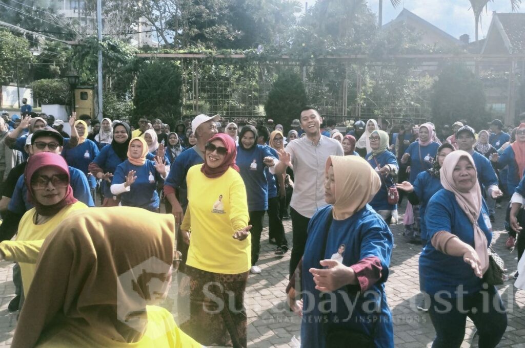 Calon Walikota Batu 2024 Mas Gum bersama para relawan kemenangan GURU