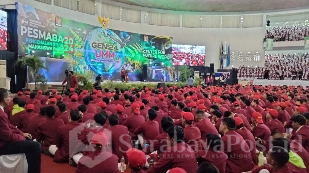 Rektor UMM Prof. Dr. Nazaruddin Malik, SE., M.Si memberikan wejangan kepada para Mahasiswa Baru dalam gelaran Pesmaba