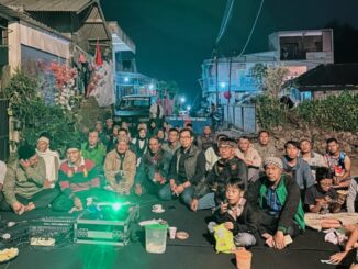 Cak Nur Nobar Timnas bersama masyarakat