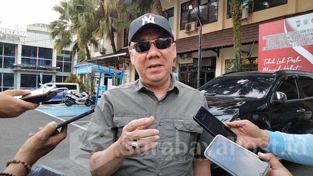 Gunadi Handoko, SH, MH, memberikan keterangan usai mediasi dan hasilnya, permasalahan lahan parkir kembali ke status awal (Quo)