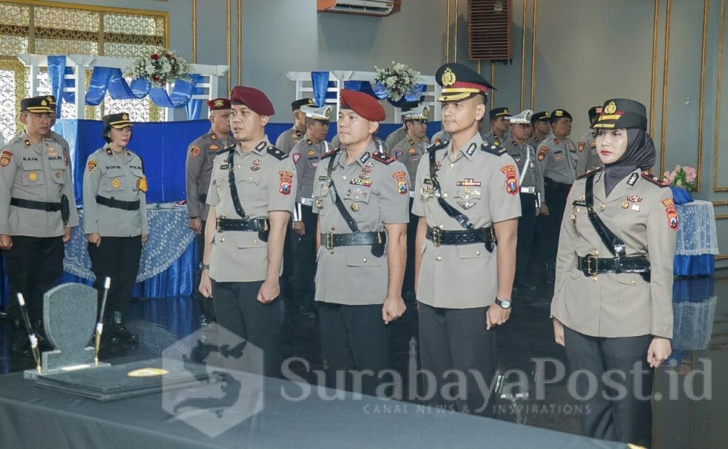 Prosesi serah terima jabatan di ruang Ballroom Sanika Satyawada dihadiri pejabat utama Polresta Malang Kota