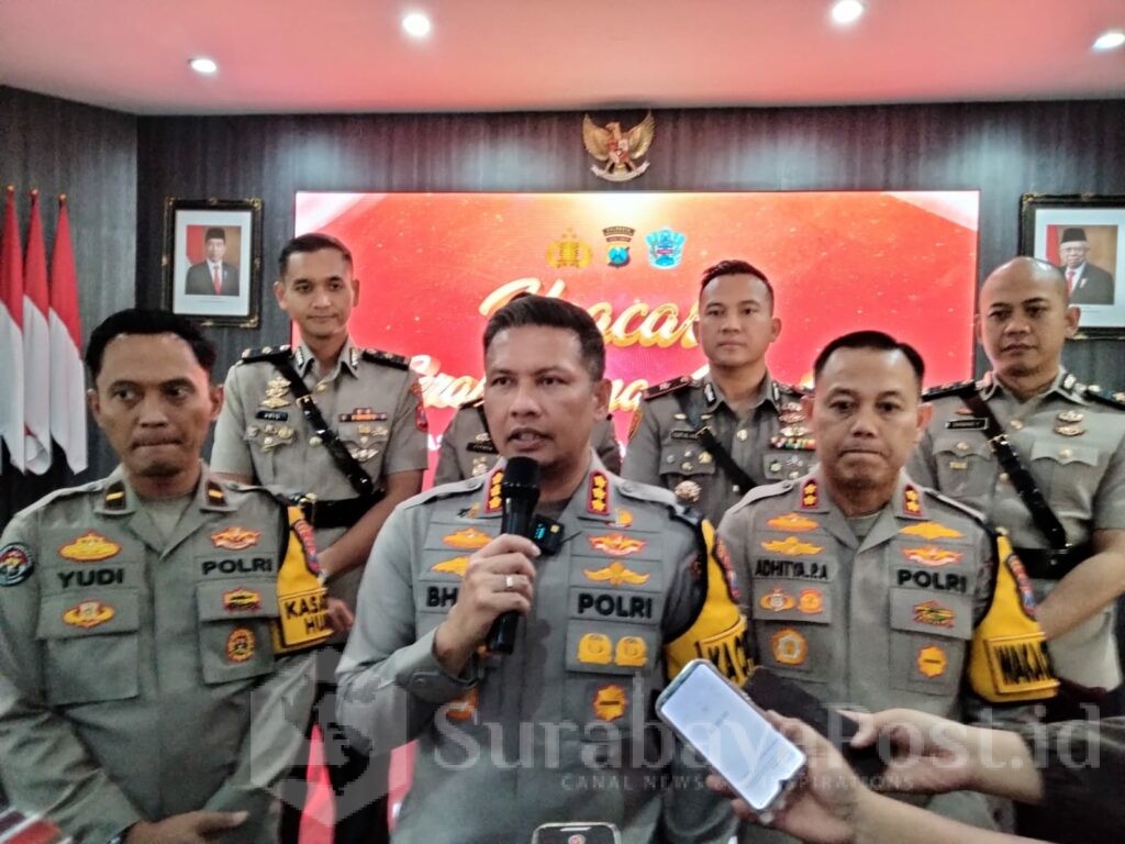 Kombes Pol Budi Hermanto memberikan keterangan kepada wartawan