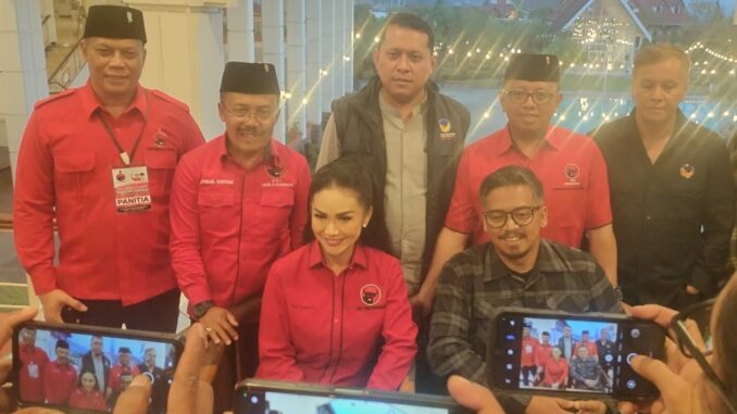 Calon Walikota dan Wakil Walikota Batu KD dan Dewa gelar konferensi pers usai Rakercabsus DPC PDIP.