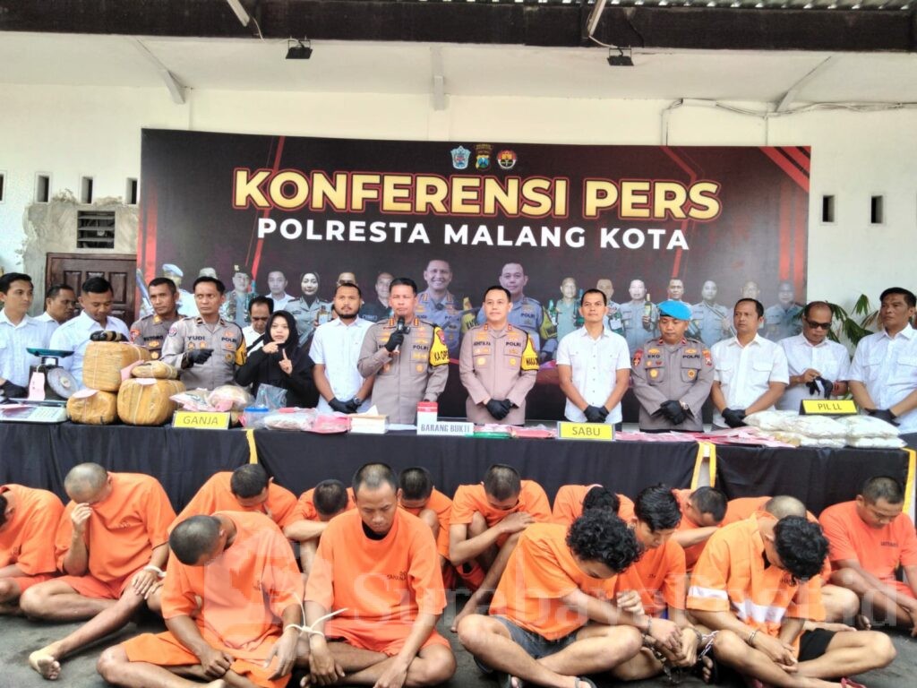 Kapolresta Malang Kota, Kombes Pol Budi Hermanto saat menggelar hasil ungkap Operasi Tumpas Semeru 2024, Kamis (26/08/2024)