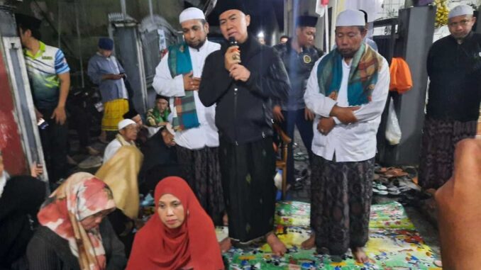 Sapa Warga Tembalang Lowokwaru, Abah Anton Sampaikan Pesan: Waspadai Orang Yang Mendadak Loman jelang Pilkada 2024. (ist)