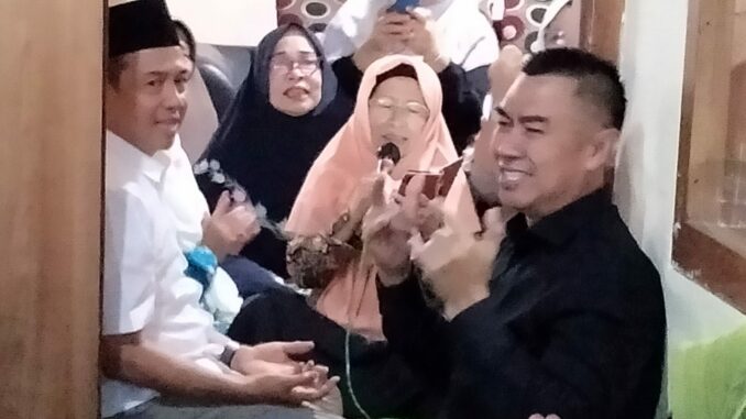 Sosok Pemimpin Amanah dan Peduli Wong Cilik, Abah Anton - Dimyati Ayatullah