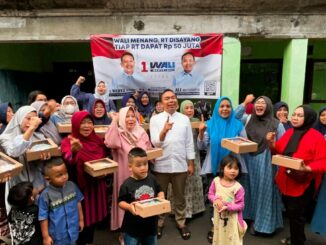 Calon Wakil Wali Kota Malang nomor urut 1, Ali Muthohirin bersama masyarakat Lowokwaru. (ist)