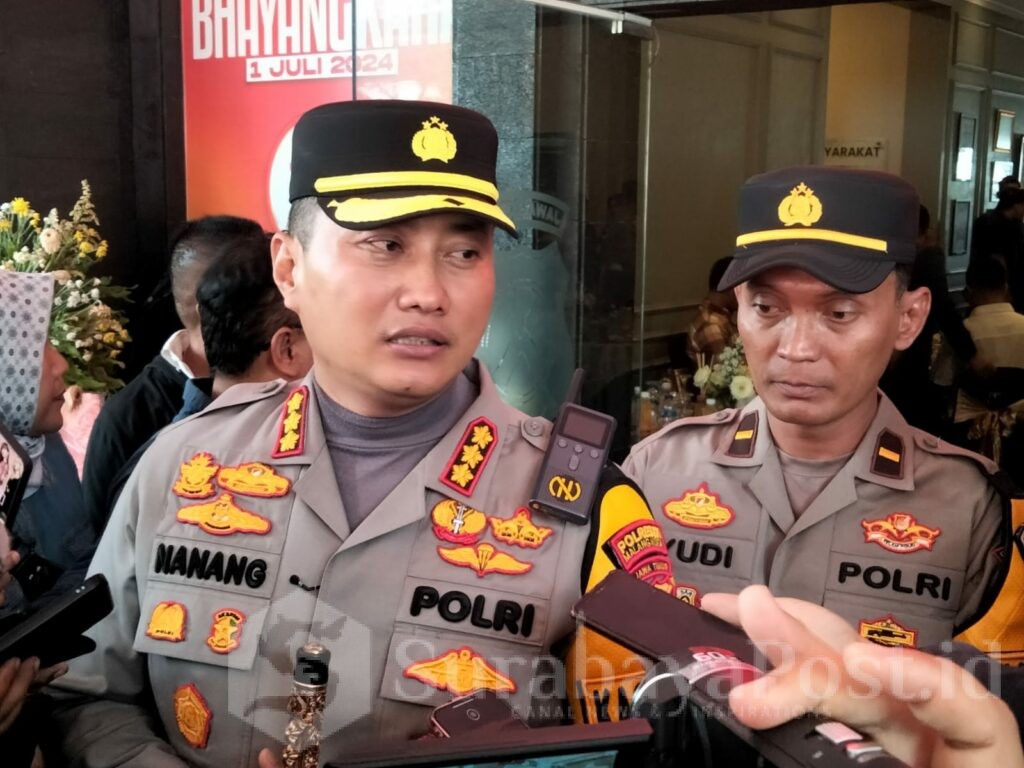 Kombes Pol Nanang Haryono memberikan keterangan kepada wartawan