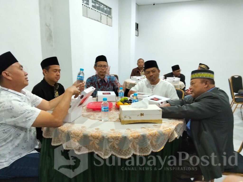 Suasana gayeng saat calon Wali Kota dan Wakil Wali Kota Malang, Abah Anton - Dimyati Ayatullah silaturahmi dengan Pengurus Muhamadiyah, Rabu 9 Oktober 2024 malam.