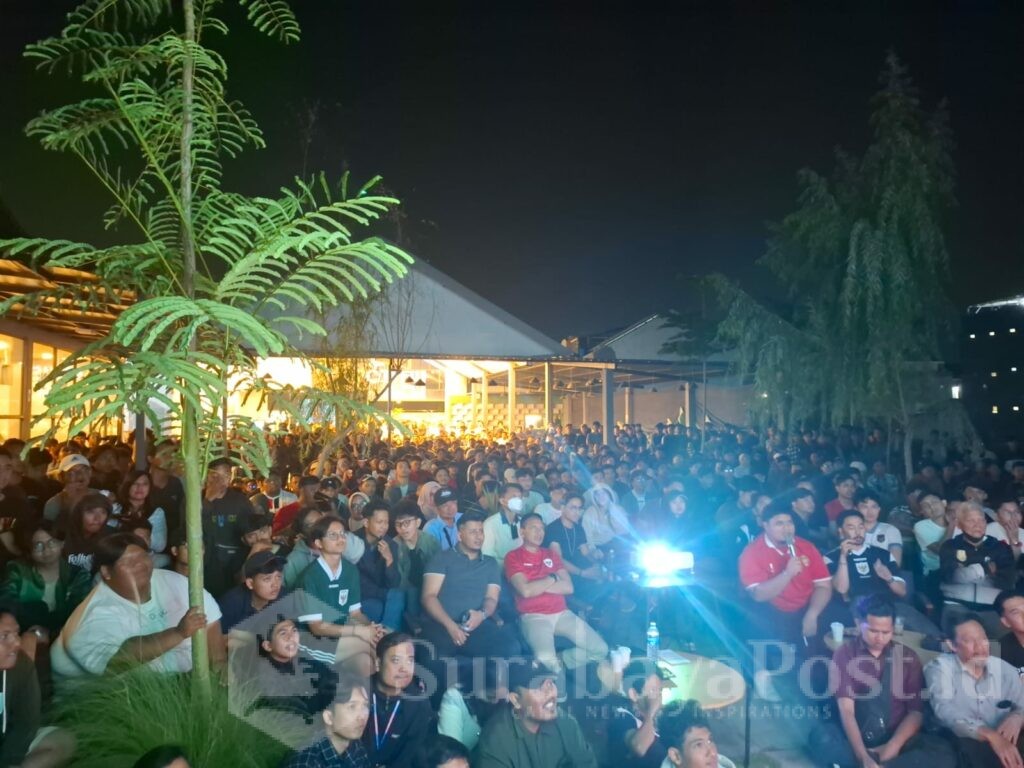 Calon Pemimpin Kota Malang, Wahyu Hidayat Nobar Bareng Ratusan Anak Muda, Selasa (15/10/2024) malam