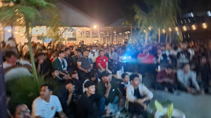 Calon Pemimpin Kota Malang, Wahyu Hidayat Nobar Bareng Ratusan Anak Muda, Selasa (15/10/2024) malam