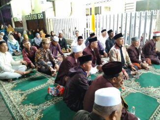 Takmir dan Guru Ngaji se Kecamatan Lowokwaru, Dukung Abah Anton Pimpin Kota Malang, Rabu 16 Oktober 2024 malam. (ist)