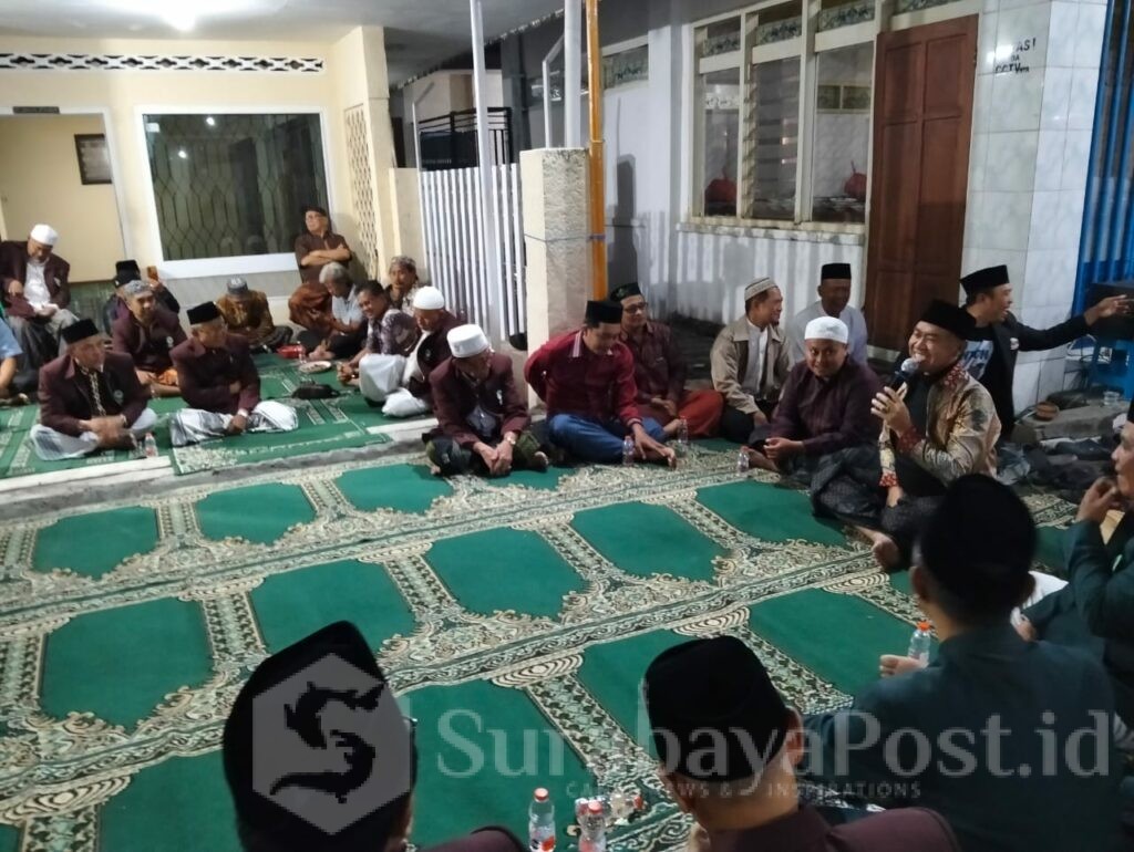 Takmir dan Guru Ngaji se Kecamatan Lowokwaru, Dukung Abah Anton Pimpin Kota Malang, Rabu 16 Oktober 2024 malam. (ist)