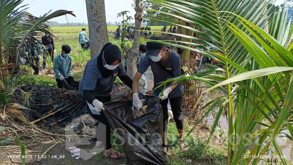 Aksi bersih-bersih di Dam Sembujo merupakan bagian dari program “Kaliku Lestari Nusantara” dan bertujuan untuk menjaga kelestarian sungai dan lingkungan sekitar. (Sumber Humas UIBU)