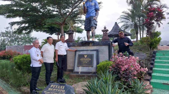 Kunjungan Pembimbing Kemasyarakatan (PK) Ahli Utama Ditjenpas, Junaedi dan Sujonggo didampingi Kepala Divisi Pemasyarakatan (Kadivpas) Jawa Timur, Heri Azhari dan Kepala Lapas 1 Malang, Ketut Akbar Herry Achjar. (Sumber L'SIMA)