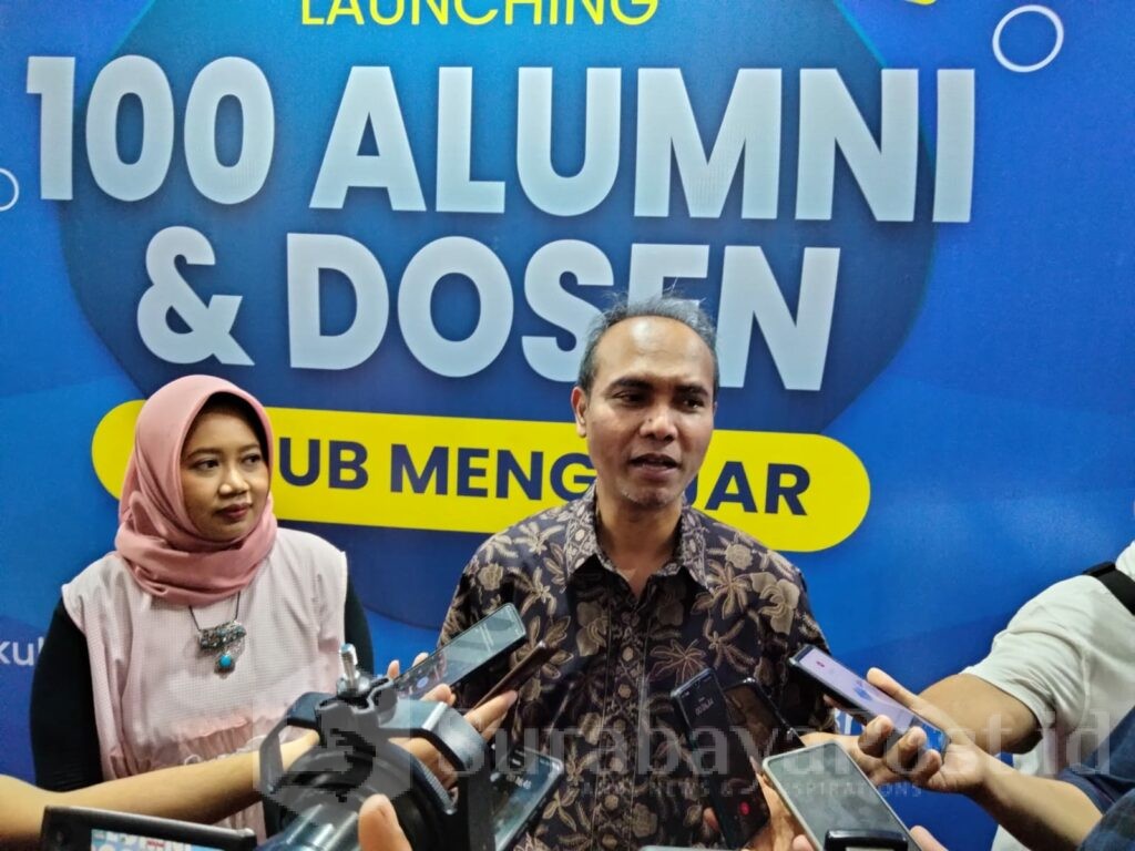 Prof. Dr. Ir. Imam Santoso, MP memberikan keterangan kepada wartawan