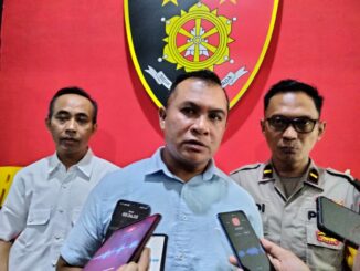 Kasat Reskrim Polresta Malang Kota M Sholeh saat memberikan keterangan kepada wartawan terkait hasil ungkap judi online