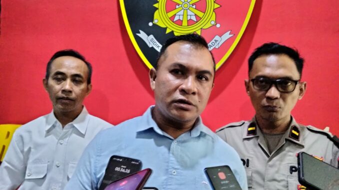 Kasat Reskrim Polresta Malang Kota M Sholeh saat memberikan keterangan kepada wartawan terkait hasil ungkap judi online