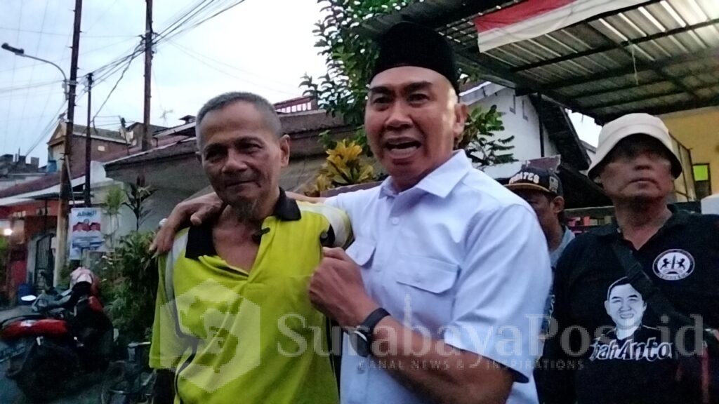 Dengan mengenakan kaos warna kuning, Kusminto mengaku senang bisa bertemu Abah Anton