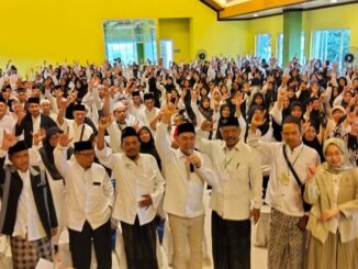 Ribuan guru ngaji se Kota Malang menggelar Deklarasi untuk menangkan pasangan calon Wali Kota dan Wakil Wali Kota Malang, Abah Anton - Dimyati (ABADI).