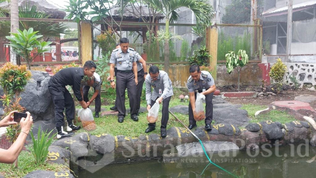 Dalam kunjungannya ke Malang pada Senin (11/11/2024), Heni Yuwono menyaksikan langsung beberapa langkah strategis yang diterapkan oleh Kepala Lapas Malang, Ketut Akbar Herry Achjar, bersama jajaran. (Sumber L'SIMA)