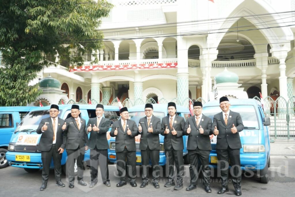 H. Rendra Masdrajad Safaat (paling kiri) pose bersama Fraksi PKS DPRD Kota Malang. (ist)