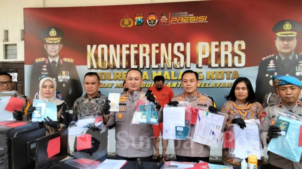 Kombes Pol Nanang Haryono beserta jajaran menunjukkan barang bukti dari kasus TPPO yang berhasil diamankan