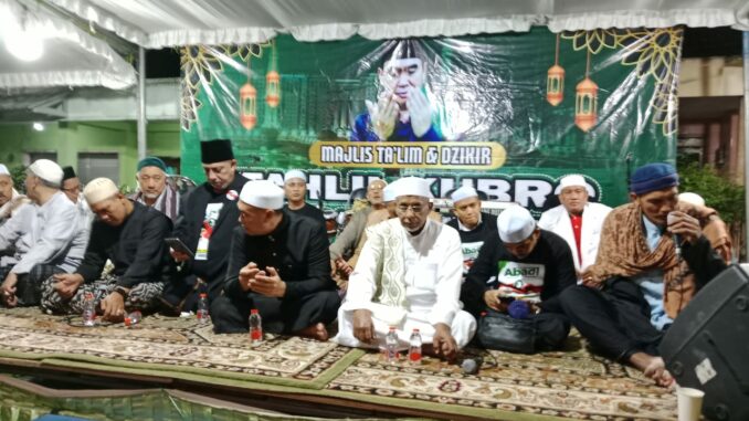 Ribuan Jamaah Bermunajad Untuk Kemenangan Abah Anton - Dimyati. (ist)