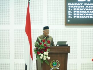 H Asmualik, ST, anggota Komisi D DPRD Kota Malang dari Fraksi PKS saat membacakan tanggapan akhir fraksi dalam rapat paripurna, Jumat 15 November 2024. (ist)