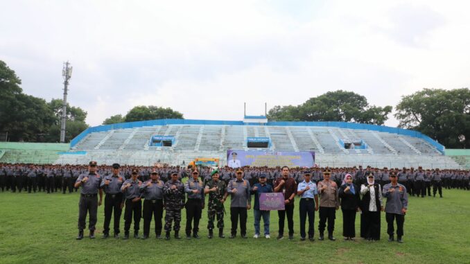 Pj. Walikota Iwan Kurniawan Sanjung Satlinmas, Sebut Sebagai Pahlawan Pilkada Kota Malang. (Sumber Prokompim)