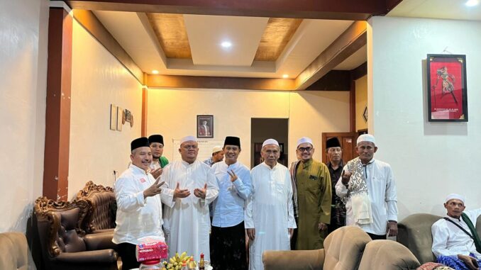 Abah Gun-dokter Umar Gelar Doa Bersama Ribuan Anak Yatim dan Khodimul Majlis Riyadlul Jannah. (ist)