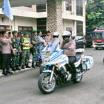 FOTO : Kapolres Batu ketika berangkatkan personel Cipta Kondisi (Gus)